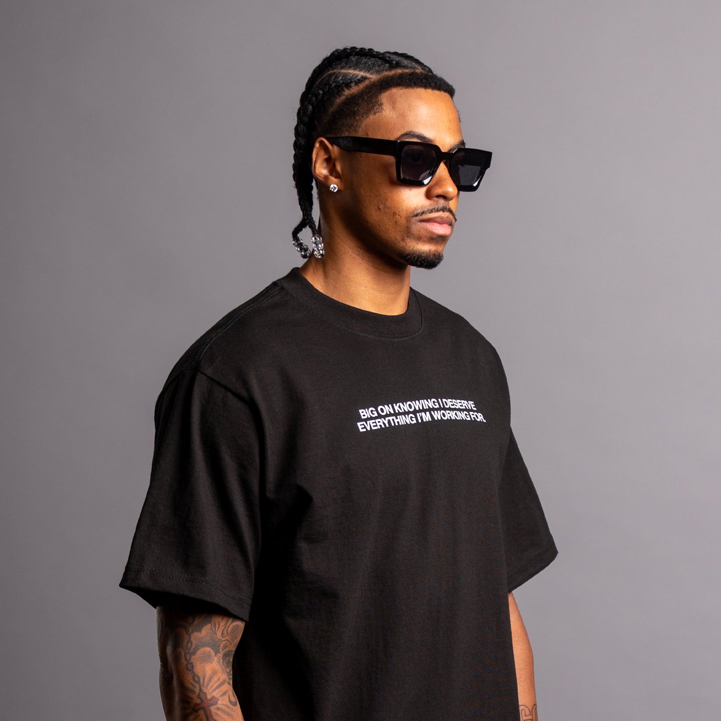 Big On Knowing Tee (BLACK)