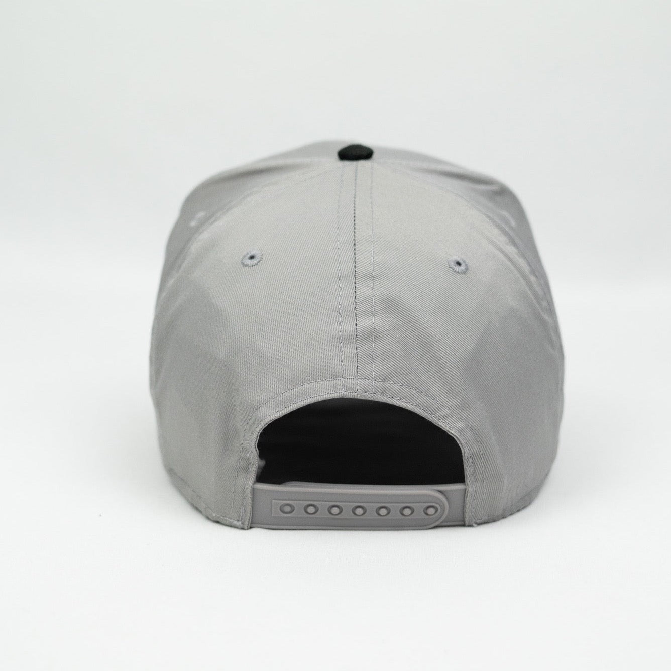 Old English LA Snapback Hat (GREY/BLACK)