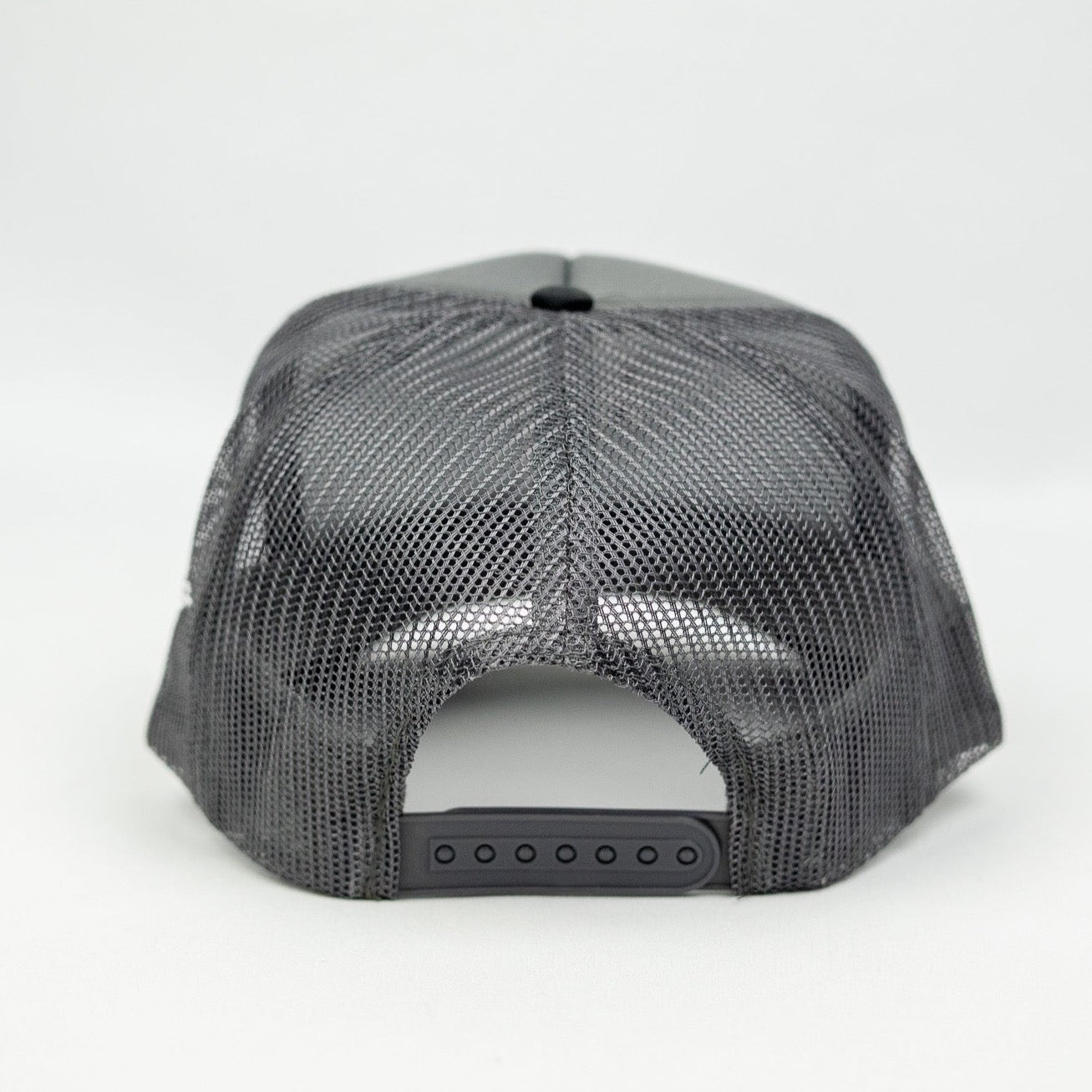 J Logo Trucker Hat (GREY/BLACK)