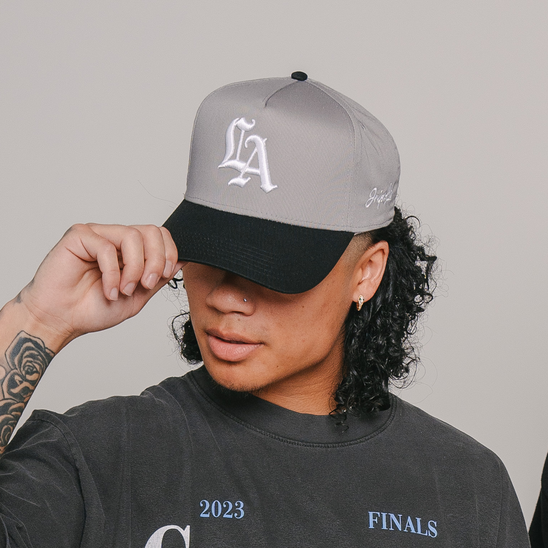 Old English LA Snapback Hat (GREY/BLACK)