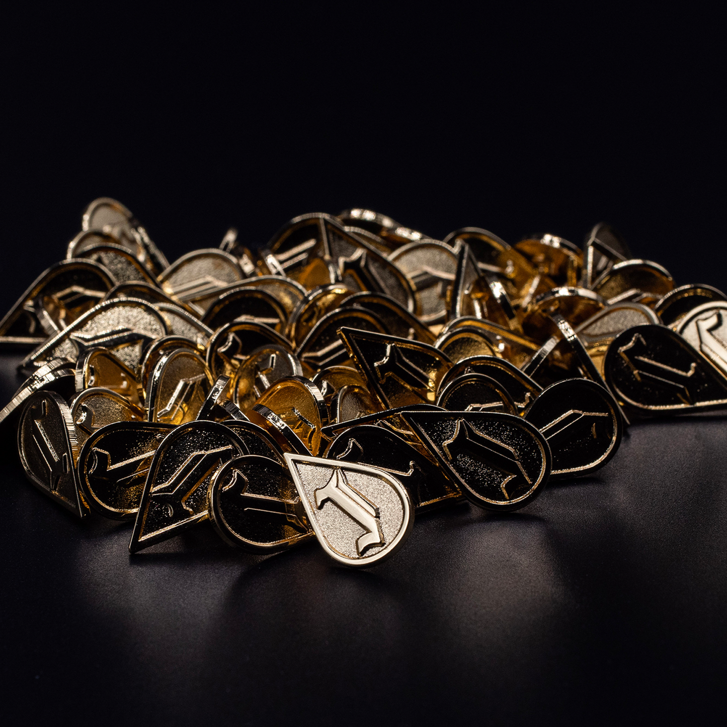 Gold Jrip Pin