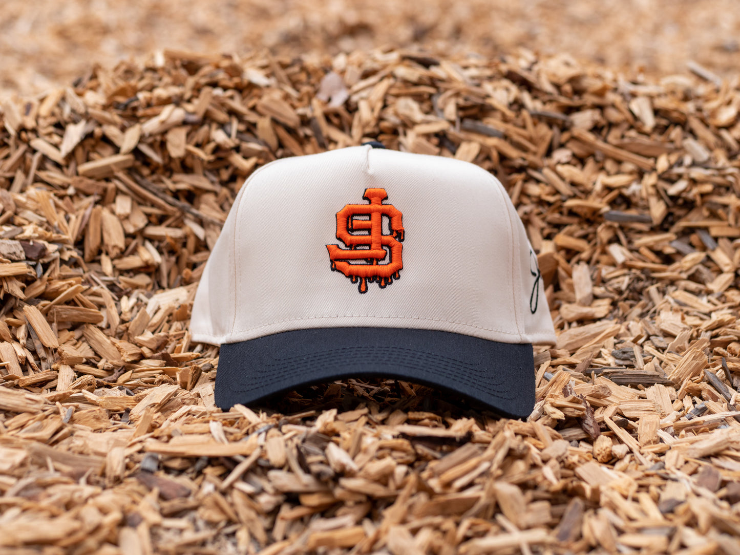 SF Dripping Snapback Hat (CREAM/BLACK)