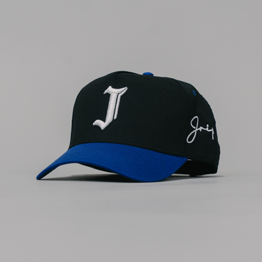 "J" Signature Snapback Hat (BLACK/BLUE)