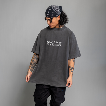 MAKE MOVES TEE (VINTAGE BLACK)