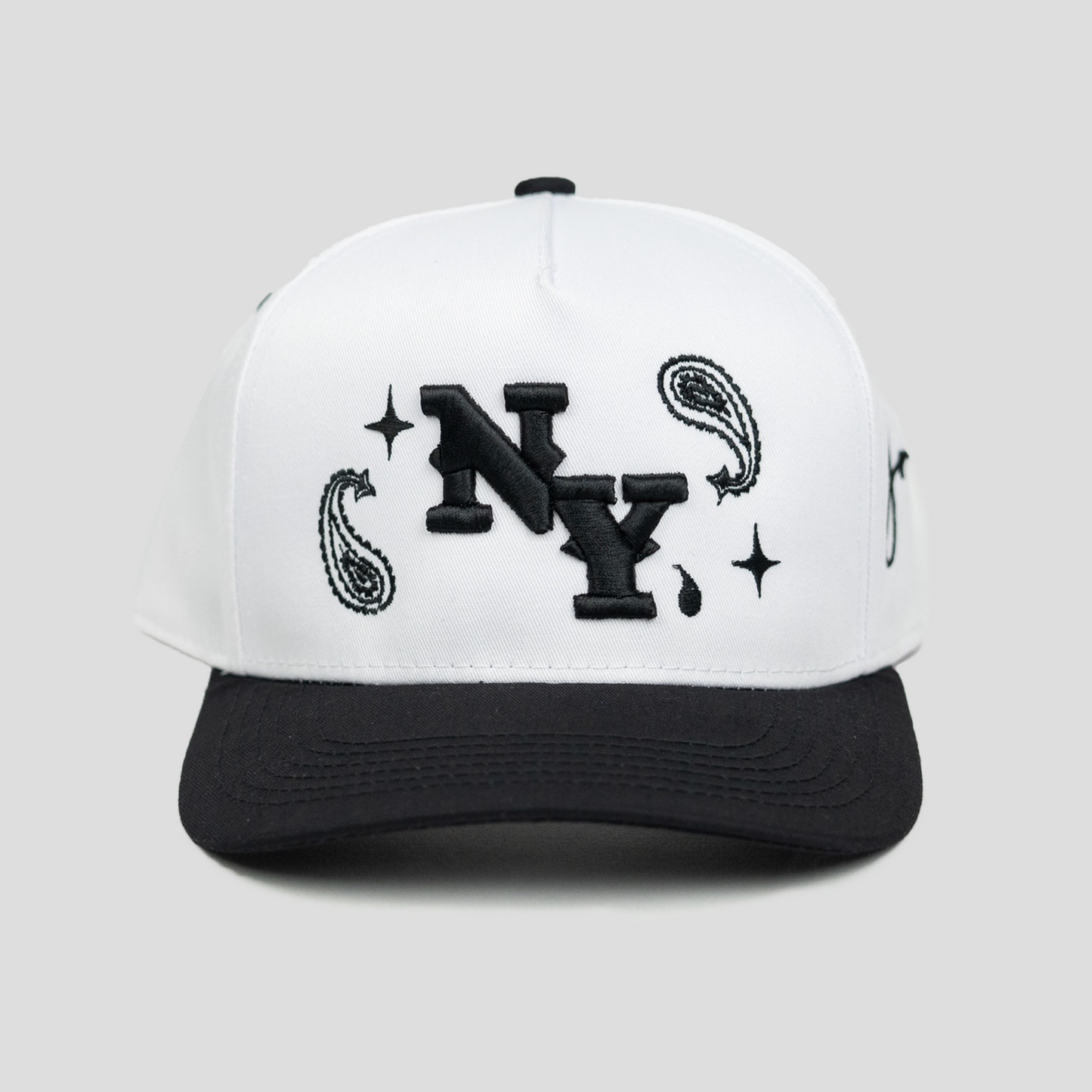 NY Paisley Snapback Hat (WHITE/BLACK)