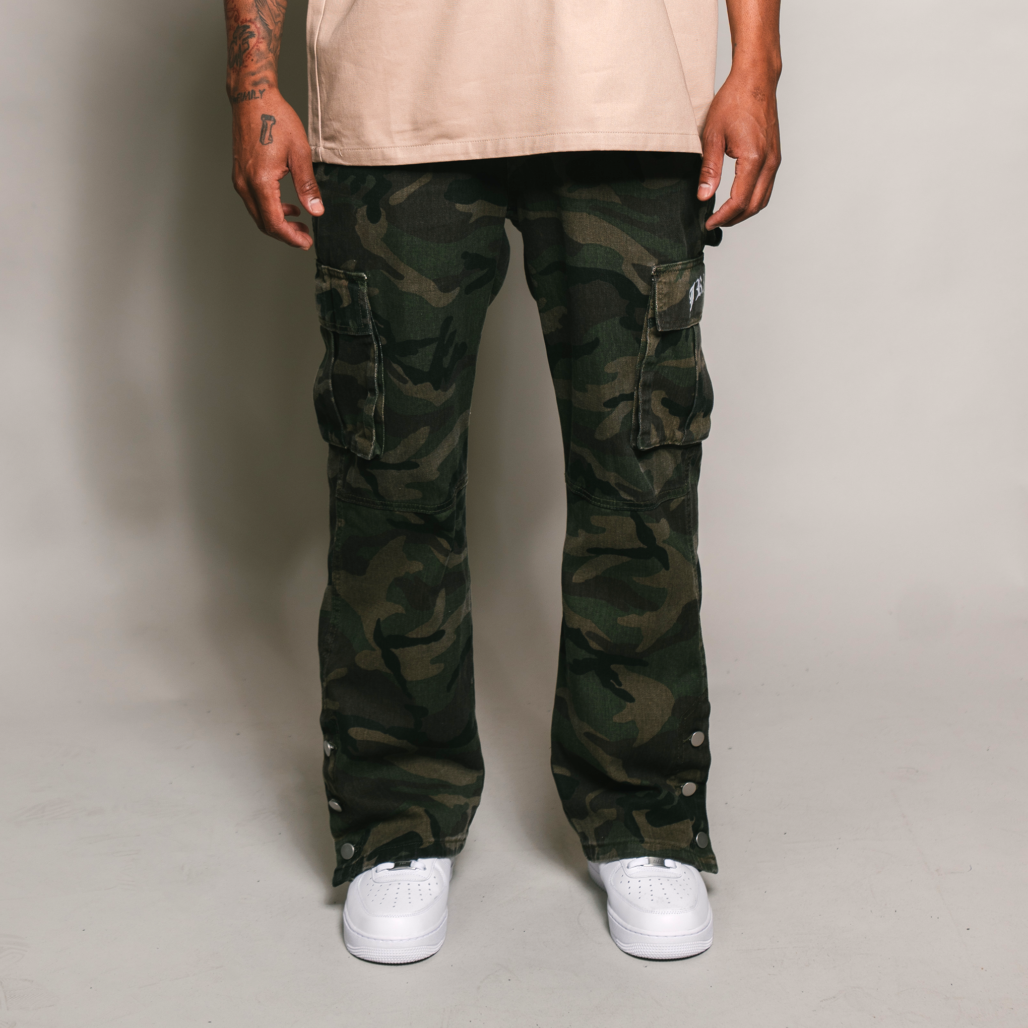 Button Snap Cargo Pants (CAMO)