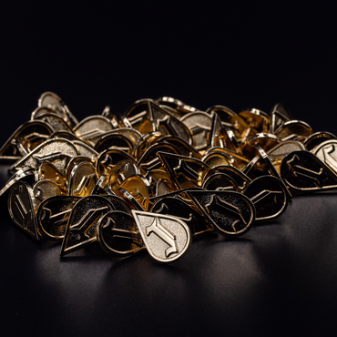 Gold Jrip Pin