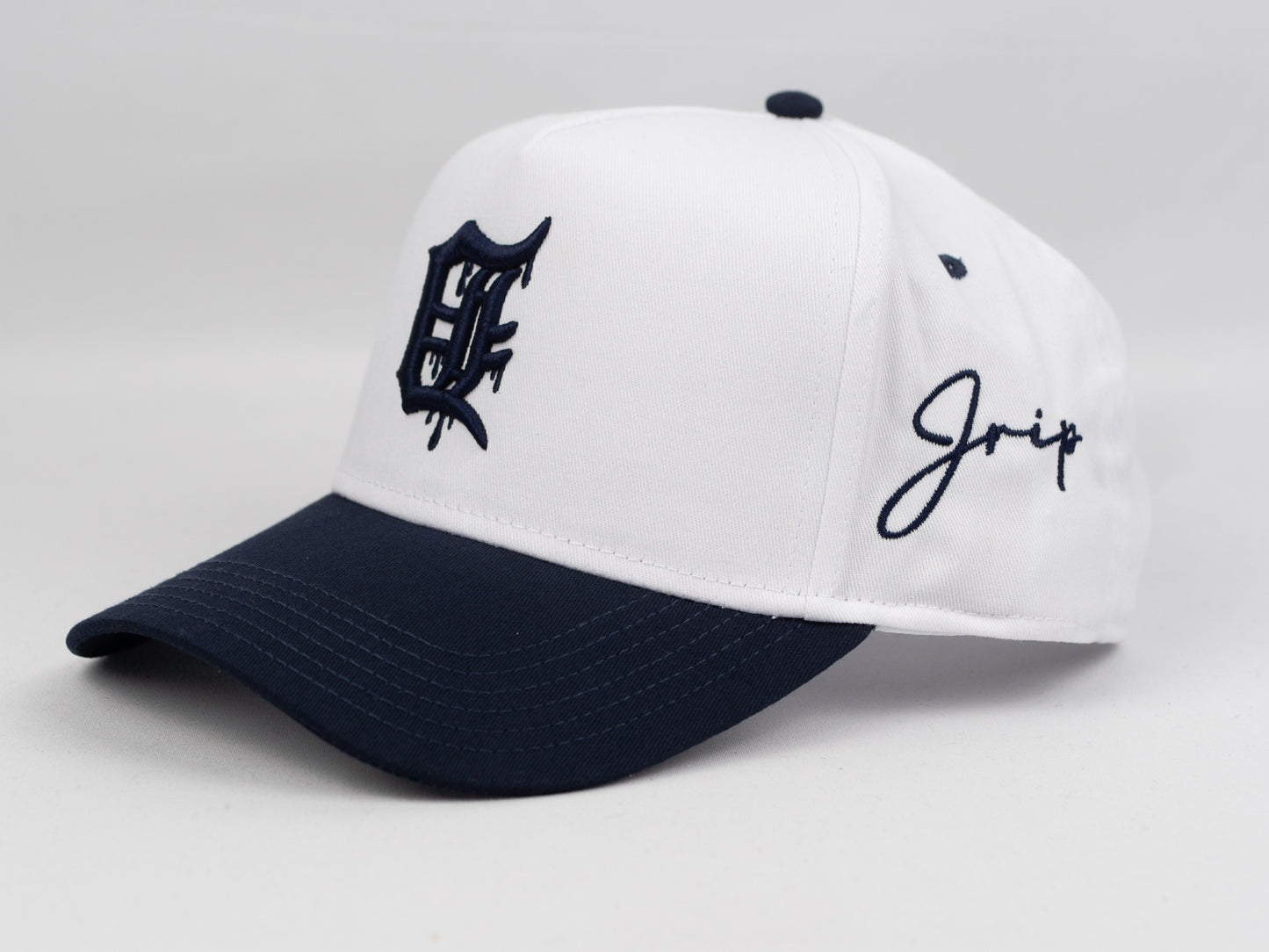 D-Town Dripping Snapback Hat (WHITE/NAVY TWO-TONE)